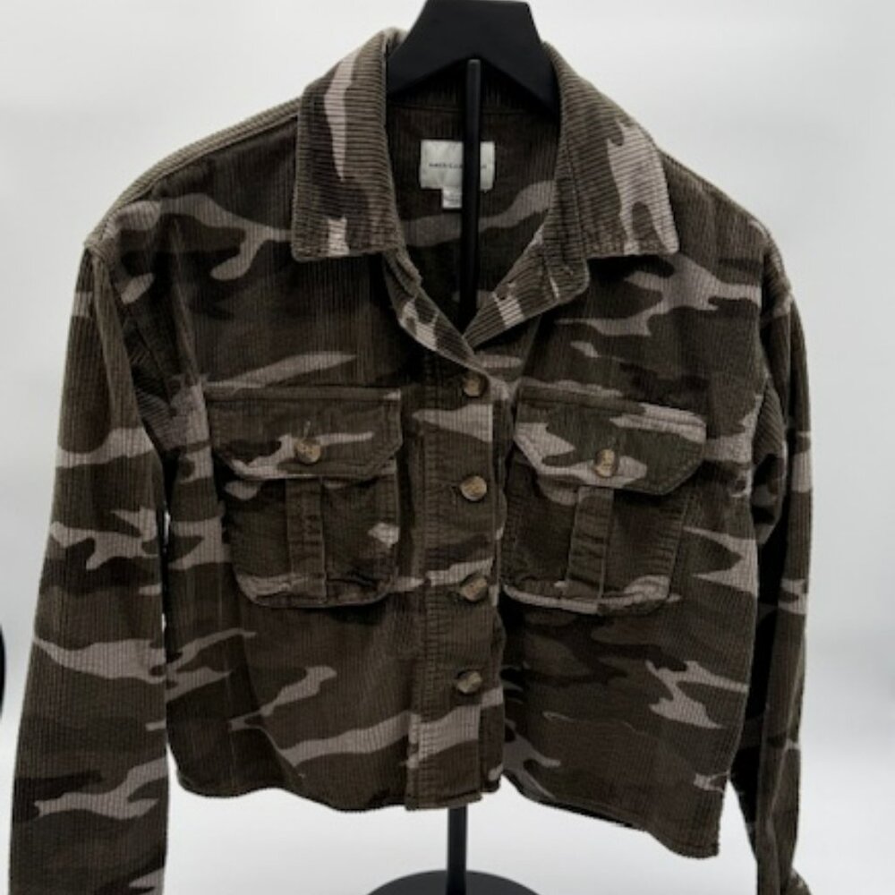 American Eagle Women's Cropped Camo Corduroy Jacket Size M Button Front Utility